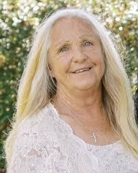 Mary Deters's Instagram, Twitter & Facebook