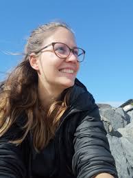 Looking for a job that counts towards my 88 days 🤗 Hey friends 👋🏼 What I  offer: Great communication skills job- and personalwise (I speak 4  languages.. More or less ^^) Hospitality