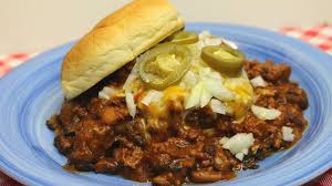 Use ground round or sirloin for the best results. Diner Style Chili Size Chili Burger Noreen S Kitchen Youtube