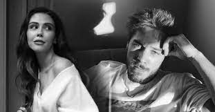 Yüzyıldayız! sevgilisi dilara aksüyek'ten 9 yaş küçük olan onur bay, muhabirlerin sorularına samimi yanıtlar verdi. Arka Sokaklar In Tekin I Onur Bay 9 Yas Buyuk Sevgilisi Dilara Aksuyek Ile Yakalandi Onur Bay Oyle Bir Yanit Verdi Ki Takvim