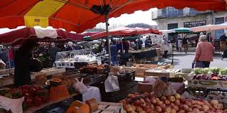 Bonjour à tous, je vais cet été faire quelques marchés, jusqu'à présent j'empruntais le stand d'une copine potière mais j'ai decidé de concevoir mon stand. Perigueux Accueillera La Fete Des Marches