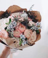 This wedding is full of little diy details like that, crafted by friends and family that a. Pin By Carolin Mayer On Flower Display Flower Arrangements Flowers Bouquet Wedding Flowers