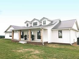 Check spelling or type a new query. Board And Batten White Board And Batten White Lp Smart Siding White Farmhouse White Siding And Black Roof Pictures Of White Farmhouses Pictures Of White Board And Batten Pictures Of Black Tin