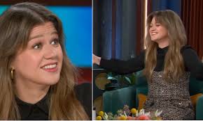 Country Star Warren Zeiders Brings Sister to Tears with Present