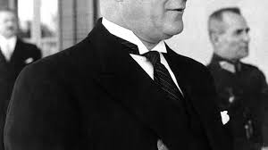November 1938 in istanbul, türkei), auch als mustafa kemal atatürk bezeichnet, war der begründer der republik türkei und von 1923 bis 1938 erster präsident der . Mustafa Kemal Pascha Bekannt Als Ataturk Mo 03 07 2017 17 55 Oe1 Orf At