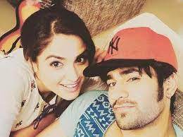 Pearl v puri celebrates his 31st birthday with his parents and family in hometown agra :: Pearl V Puri Family Wife Son Daughter Father Mother Marriage Photos Biography Profile
