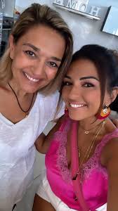 Happy birthday ma reine mère 🩷, A celle qui m’a tout donné, qui m’a appris  la générosité, qui m’a toujours soutenue, , À celle qui aime ses petites  enfants plus que tout, qui nous entoure de tout son ...