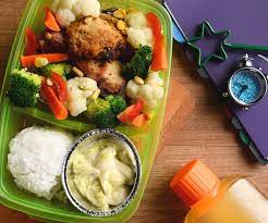 Sebagai anak rantau, kamu mulai menyadari kalau space kulkasmu sebenarnya tidak harus besar. 10 Idea Menu Bekal Yang Mudah Dan Sihat Untuk Anak Anak