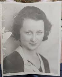 Hi all! Can some please repair/improve this old photo of me! Thanks in  advance 😊