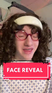 Linda Benda's Instagram, Twitter & Facebook