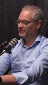 💥 “We moeten het internet uittrekken, herprogrammeren en morgen met een  nieuw internet beginnen.”, Professor Erik Mannens zegt het zonder omwegen:  het internet zoals we het kennen, is toe aan een ...