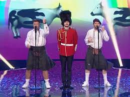 Tai televizinis muzikos talentų konkursas, kuriame dalyvauja pop atlikėjai, atrinkti viešose atrankose. Lithuania S Twosome Perform Jaja Ding Dong On X Factor Celebrity