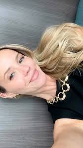 What I wore for my corporate job this week , 💘Emilio Pucci capris and Tods  loafers from @poshmarkcanada , 💘vintage necklace from  @torontovintageclothingshow , #whatiwore #grwm #secondhandfashion ...