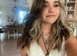 Katelyn Warner's Instagram, Twitter & Facebook