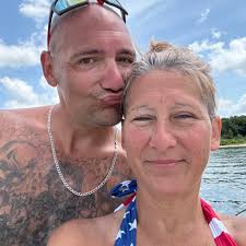 How to feed axolotls without using bloodworms?