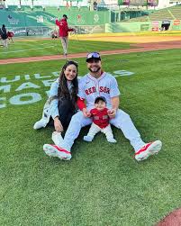 Wilyer Abreu | Primer opening day🎊👨‍👩‍👦