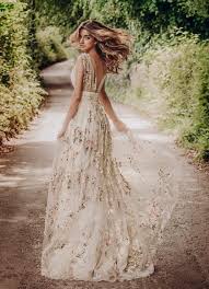 Une robe de mariage à silhouette très pure. Ø±ÙÙØ§ÙØ³Ù ÙØ§Ø³ÙÙÙ Ø³ÙØ§Ø¡ Robe Theme Champetre Mariage Nemoshideaway Com