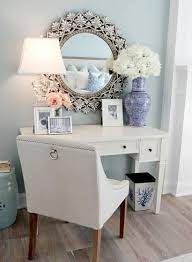 Most contemporary bedrooms add today's touch to the hollywood regency style, but this bedroom plays up the glamour of yesterday to the hilt. Makeup Vanity Ideas Inspiration The Beauty Minimalist Home Decor Decor Interior