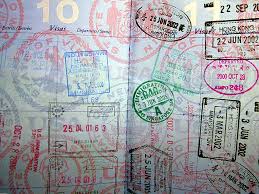 Michael palin attempts to copy the exploits of fictional character phileas fogg, by trying to travel around the world (without flying) in 80 days. In Jurul Lumii In 80 De Zile Da Este Posibil Vizita Cu Familie