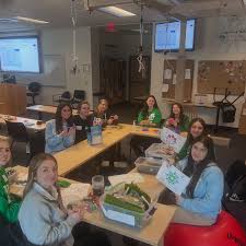 Congratulations! Mr. Doug Ternik, announced that four student athletes will  continue their athletic careers at the collegiate level. Read more about  these athletes here: shorturl.at/dEKL7 Athletes that committed today  include: ⚾️Kyle Lipke -