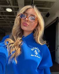 Promote with Laurie Taplin (@laurietaplin)