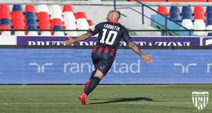 Giornata campale al san vito con i tifosi che prima bloccano l'allenamento e poi chiedono ed ottengono l'incontro con il presidente pagliuso. Su Carretta Irrompe Il Chievo Il Punto Sul Calciomercato Del Cosenza