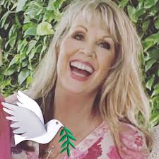 Lynnette Burrows's Instagram, Twitter & Facebook