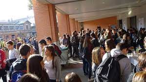 Aujourd'hui je suis en master et je recommande à tous les élèves et. Lycee Sainte Marie De Nevers Toulouse Accueil