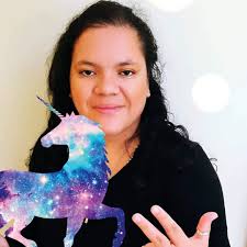 Amanda Floro (@AmandaFloro9)