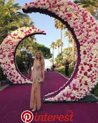 Wedding Decorations Beach Wedding Needs Lesser Decoration As The Sea And Shores Are Addin Wedding Stage Decorations Wedding Reception Backdrop Wedding Mandap