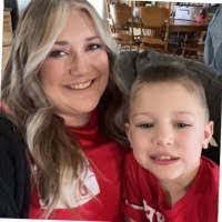 Heather Vanhoose's Instagram, Twitter & Facebook