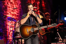 American idol judge luke bryan will miss monday's live broadcast after testing positive for covid. Luke Bryan Postpones Album And Tour Due To Coronavirus People Com