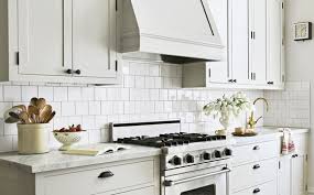 On parle de cuisine aménagée pour désigner une cuisine livrée sans équipements de cuisine, mais prête à être équipée. Cuisine Amenagee Ou Equipee Comment Faire Le Bon Choix