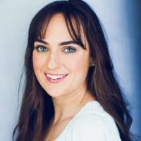 Eloise Mueller's Instagram, Twitter & Facebook