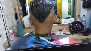Hairstyle #potongrambut #haircut sudah bertahun2 rambut panjang tidak boleh di potong rambut super panjang di potong pendek hallo sahabat cristal channel. Model Rambut Boston Segi Tiga Kikis Youtube