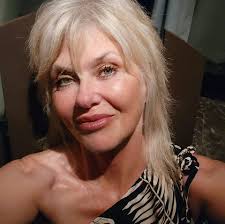 Trying to find any body from smithills modern school that attended 1964 to  1969 I was in the B classes all through my name is still the same as it was  then