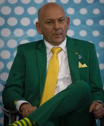 Gregório duvivier foi condenado a indenizar luciano hang (imagens: Empresario Luciano Hang Testa Positivo Para Covid 19 E Se Interna Em Hospital De Sp Empresas Valor Economico