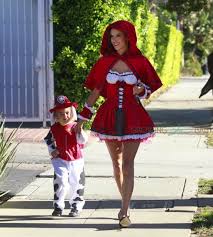 Алесса́ндра кори́н мари́я амбро́сио (амброзиу; Alessandra Ambrosio Steps Out Dressed Up With Her Kids