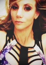 Kellie Parker's Instagram, Twitter & Facebook