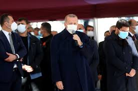 Burhan kuzu, korona virüs nedeniyle tedavi gördüğü hastanede vefat etti. Eski Ak Parti Milletvekili Burhan Kuzu Son Yolcuguna Ugurlandi Anadolu Ajansi