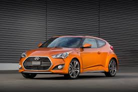 The 2013 hyundai veloster is a hatchback with three doors (one on the driver side and two on the passenger side). 2016 Hyundai Veloster Review Ratings Specs Prices And Photos The Car Connection
