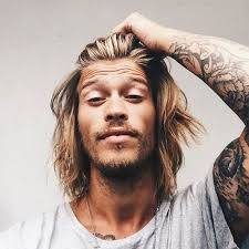 From 70s rock stars like led zeppelin to actor owen wilson, surfer hair has looked good on generations of men. Surfer Haircuts For Men Frisur Mannerfrisuren Und Haar