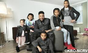 Jay Lopez En Vijf Kinderen In Een Huis Vol Sterren Op Tv