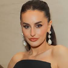 How Amber Davies went from X Factor backing singer to Love Island winner  and West End Star