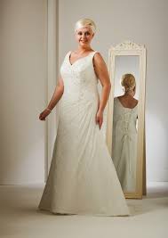 Des öfteren haben bei uns im atelier eine ältere braut zu besuch, die uns erzählt, dass sie nicht einfach in ein herkömmliches brautmodegeschäft gehen würde. Brautstudio Edelweiss Brautmoden Abendmoden Und Brautigammoden Brautmode Xxl Von Brautstudio Edelweiss