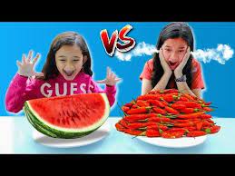 Healthy Food Vs Spicy Food Challenge Paling Gokil Youtube Resep Masakan Pedas Makanan Makanan Sehat