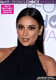 Shay Mitchell S Slicked Back Hair Glowing Skin At People S Choice Awards Sleek Back Hair Slicked Back Hair Ball Hairstyles