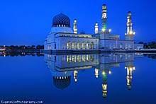 Kota kinabalu is the charming capital city of sabah which is part of east malaysia. Masjid Bandaraya Kota Kinabalu Wikipedia Bahasa Melayu Ensiklopedia Bebas