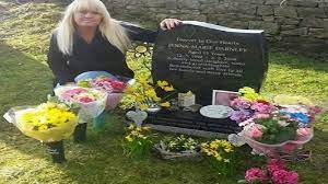 You should know that the smell of flowers in the gardens and in the parks is very strong before it rains. Petition Leave The Flowers And Items Change Org