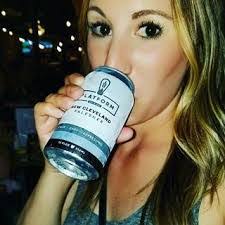 Sara Titus's Instagram, Twitter & Facebook